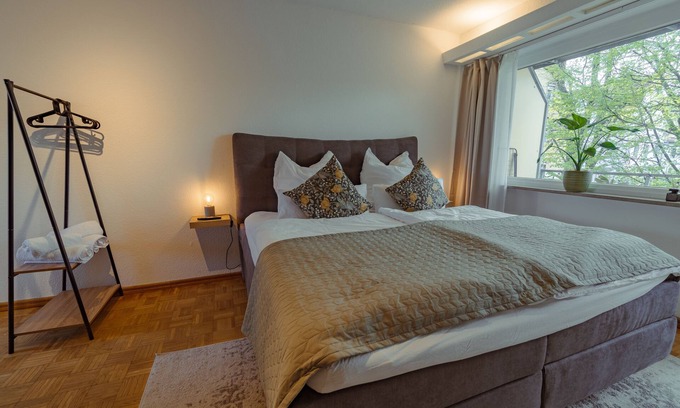 Oberesslingen Apartment | Studio Apartment mit Parkplatz