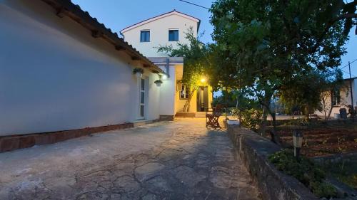 Galizana Apartment | Studio Apartment More