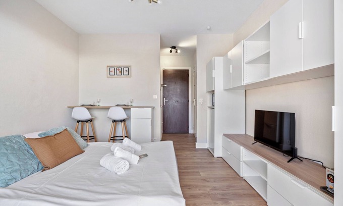 Bastide Giraud Apartment | Studio Bel Air - Welkeys