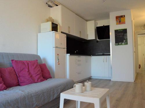 Cap d'Agde Apartment | Studio Cabine, Terrasse, Cap d'Agde - 4 Pers, Proche Plage et Commerces - FR-1-249-255