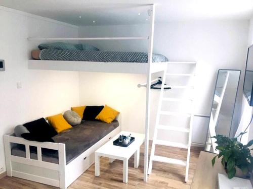 Bourges Apartment | Studio Cosy - Bourges Hypercentre - 100 m de la Cathédrale