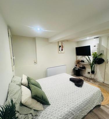 Tournon-sur-Rhone Apartment | Studio Cosy dans le centre historique de Tournon sur Rhône
