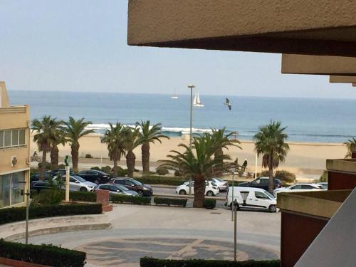 La Cote Radieuse Apartment | Studio Cozy en Bord de Plage avec Vue Mer et Wifi