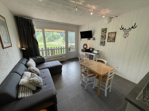 Laveissiere Apartment | Studio en centre station avec balcon, WiFi - FR-1-787-71