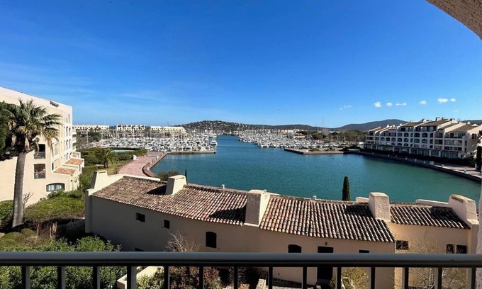 Port Cogolin Apartment | Studio for 2 people with sea view in Les Marines de Cogolin