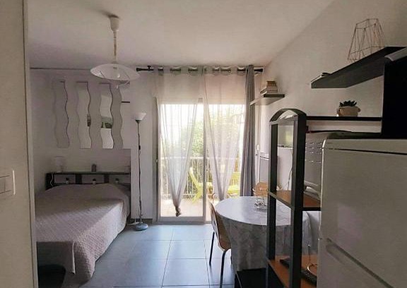 Balaruc-les-Bains Apartment | studio idéalement situé tout confort avec jardinet privatif
