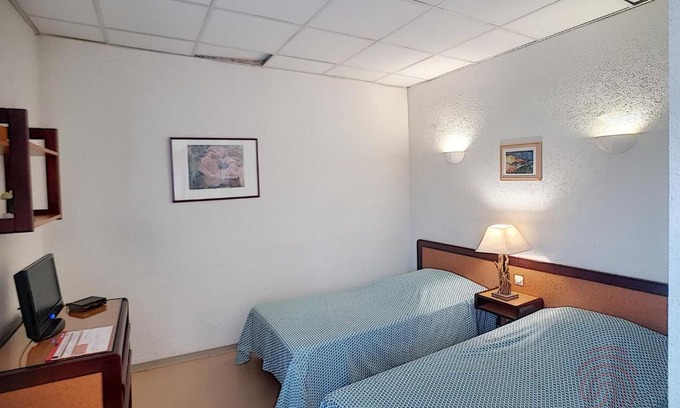 Lamalou-les-Bains Apartment | Studio Lamalou-les-Bains, 1 pièce, 2 personnes - FR-1-451-52