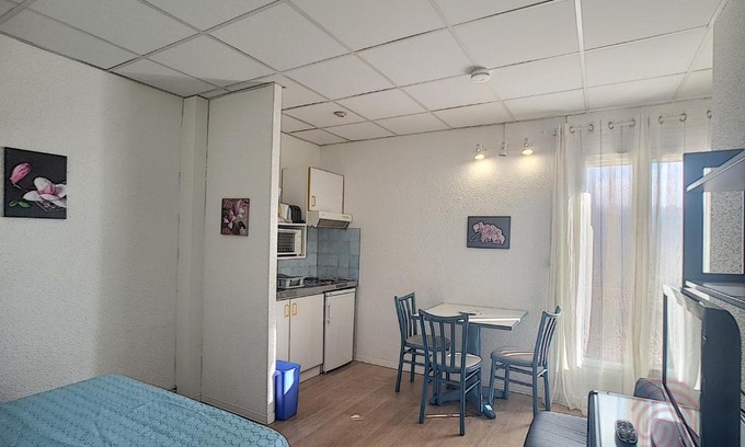 Lamalou-les-Bains Apartment | Studio Lamalou-les-Bains, 1 pièce, 2 personnes - FR-1-451-57