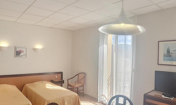 Lamalou-les-Bains Apartment | Studio Lamalou-les-Bains, 1 pièce, 2 personnes - FR-1-451-81