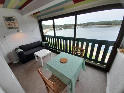 Soustons Apartment | Studio moderne rénové au bord du lac pour deux personnes à Vieux Boucau - FR-1-239-991