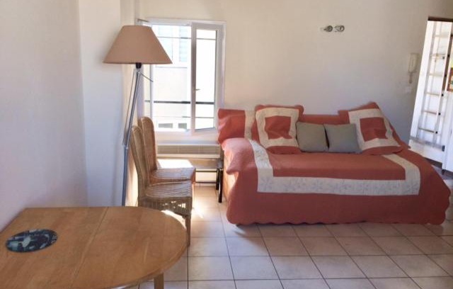 Nimes City Centre Apartment | Studio Nîmes centre - clim mobile