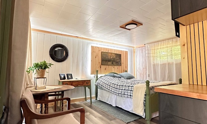 Wellston Apartment | Studio Near Lake Michigan and Manistee River - Janix Escapes