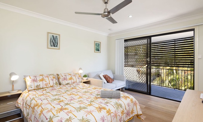Sunnybank Apartment | Studio, Popcorn, Close to Transport & Restaurants!