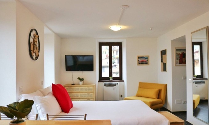 Argegno Apartment | Studio Red apartment