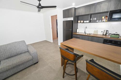 Svensson Heights Apartment | Studio Three