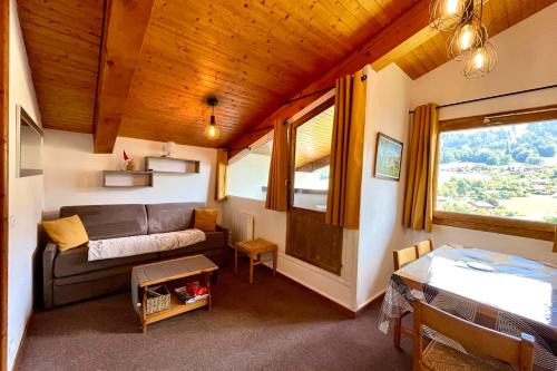 Demi-Quartier Apartment | Studio with mountain view near Megève