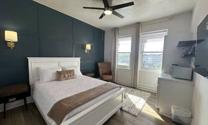 Downtown Apartment | Studio63 on Phillips