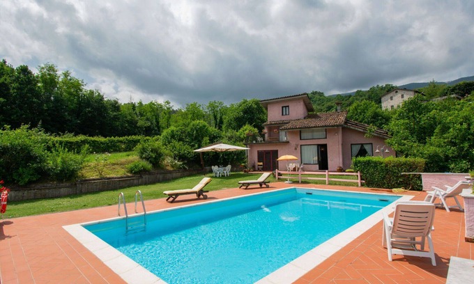 Camporgiano House | Stunning private villa for 6 people with private pool, WIFI, TV and pets allowed