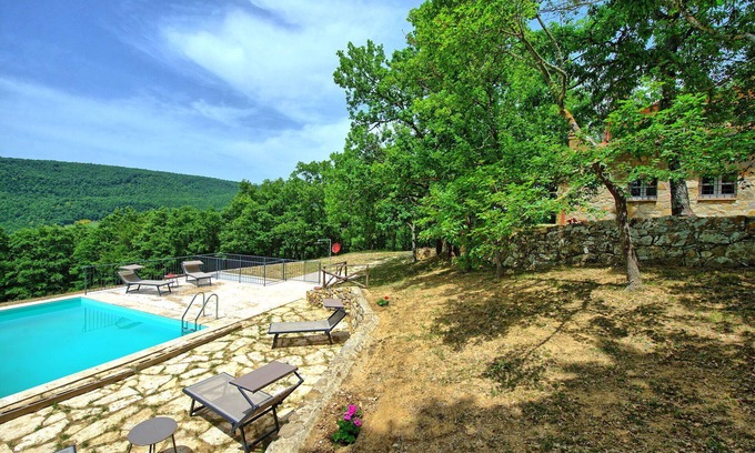 San Casciano dei Bagni Villa | Stunning private villa for 10 people with A/C, WIFI, private pool and panoramic view