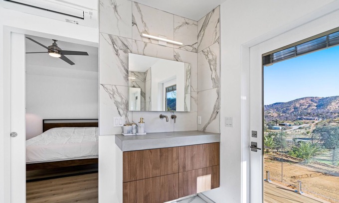 Redding House | Stunning 4-Bedroom Mountain Home