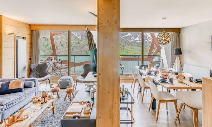 Tignes le Lac Apartment | Stunning 5R 4* for 8 people, balcony, elevator, ski-in/ski-out, hotel services in Tignes