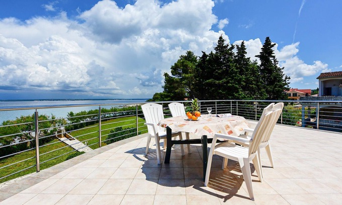 Ugljan Apartment | Stunning apartment in Ugljan with WiFi