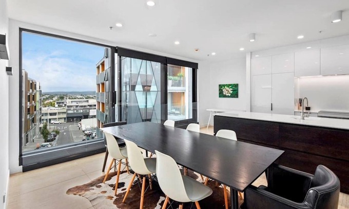 Grey Lynn Apartment | Stunning Architectural 4 bedroom apartment