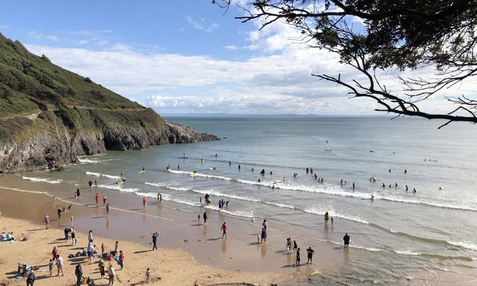 Bishopston Apartment | Stunning Beach Front Apartment in Caswell Swansea