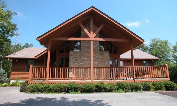 Chalet Village Ski Chalet | "STUNNING CHALET"- Perfect location for Family Reunions, Retreats, & Gatherings.