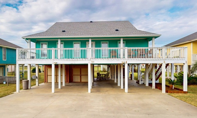 Port Bolivar House | Stunning | Gulf Views | Pet Friendly | Generator