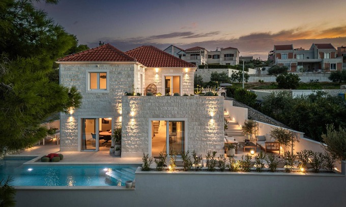 Splitska House | Stunning home in Splitska