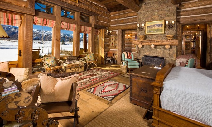 Aspen House | Stunning Mclain Flats Estate