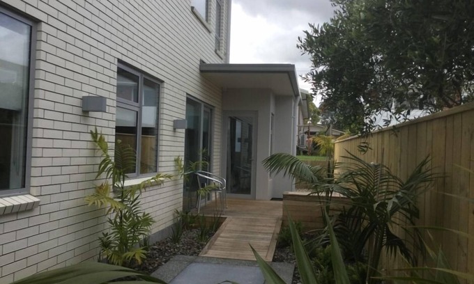 Rewa Condo | Stunning new apartment 100mtrs from the beach!