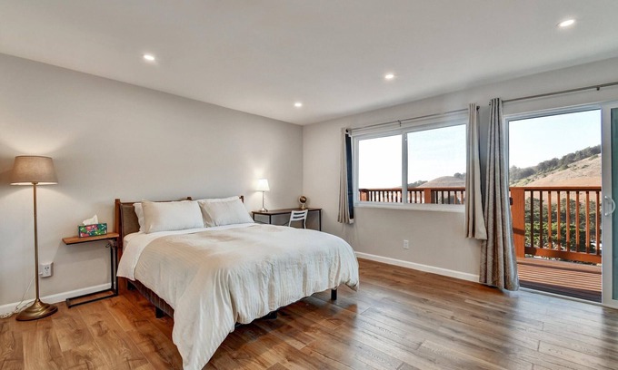 Sharp Park House | Stunning Ocean Mountain View Near SF+Beach 2Suites