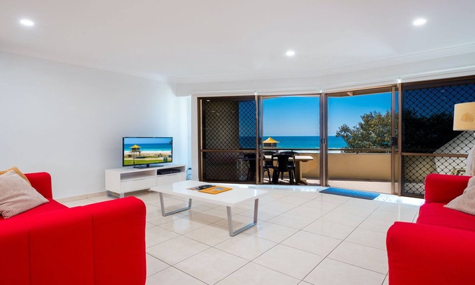Miami Apartment | Stunning Oceanfront Retreat – Your Perfect Holiday Escape!