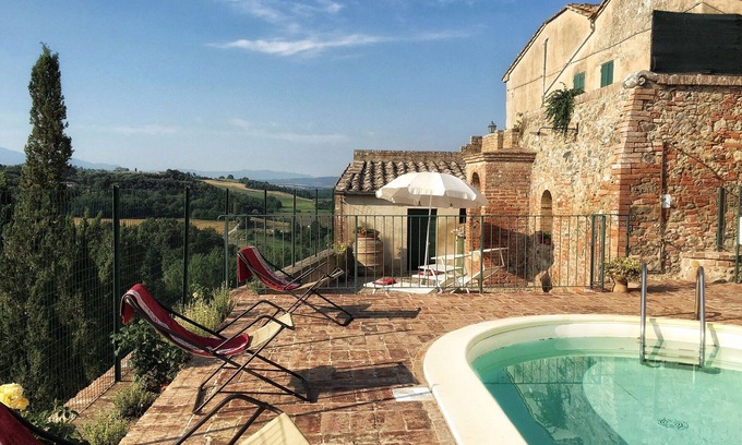 San Giovanni d'Asso House | Stunning private villa with A/C, WIFI, private pool, TV, patio, panoramic view, close to Montalcino
