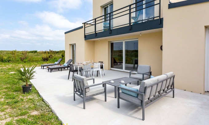 Bretteville-sur-Ay House | Stunning private villa for 4 guests with WIFI, TV and terrace
