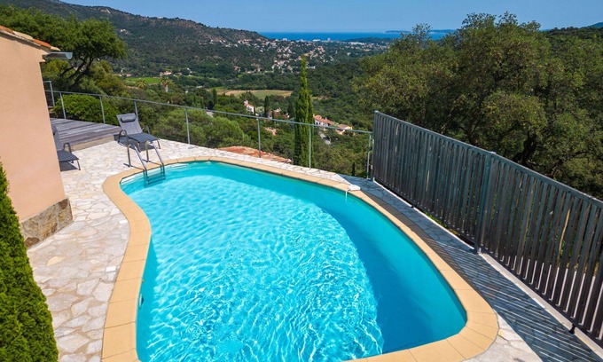 Bormes-Les-Mimosas Villa | Stunning private villa for 6 people with private pool, WIFI, A/C, TV and terrace