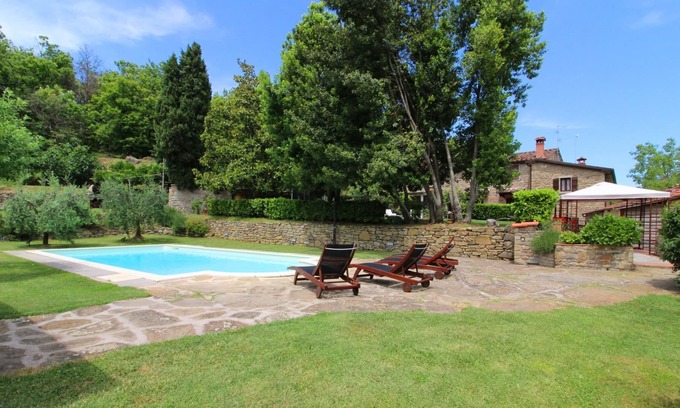 Castel Focognano Villa | Stunning private villa for 4 guests with WIFI, private pool, TV, pets allowed and parking
