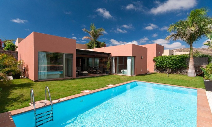 Salobre Villa | Stunning private villa with private pool, WIFI, A/C, TV, pets allowed and panoramic view