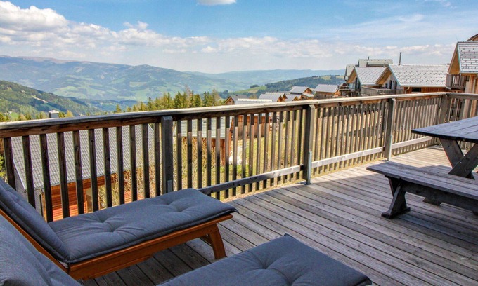 Wolfsberg House | Stunning private villa for 8 people with hot tub, WIFI, TV, terrace, pets allowed and panoramic .