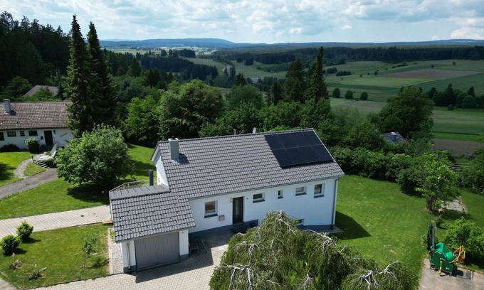 Loffingen House | Stunning private villa for 9 people with WIFI, TV, terrace, pets allowed and panoramic view