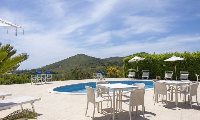 Itri Villa | Stunning private villa for 11 guests with A/C, WIFI, pool, TV, patio and pets allowed