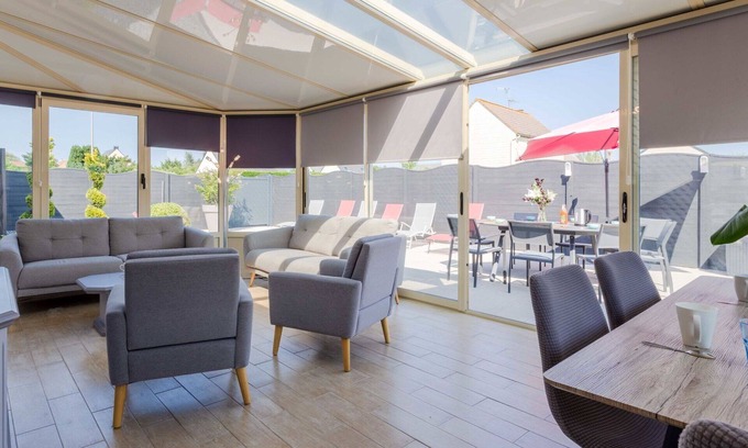 Creances House | Stunning private villa for 8 people with WIFI, TV, terrace and pets allowed