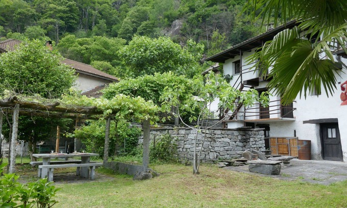Lodrino House | Stunning private villa for 4 people with WIFI, TV, patio and panoramic view