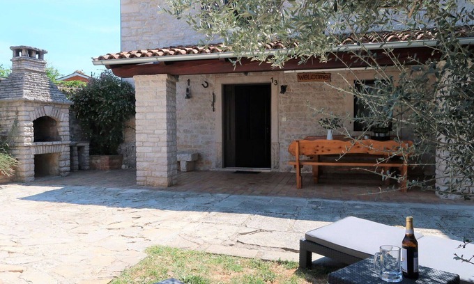 Kozljani House | Stunning private villa for 4 people with WIFI, A/C, TV, terrace and pets allowed