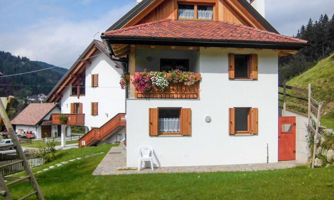 Ovaro House | Stunning private villa for 4 guests with WIFI, TV and balcony