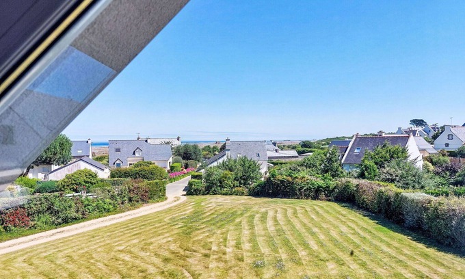Le Ru House | Stunning private villa for 6 people with TV and pets allowed
