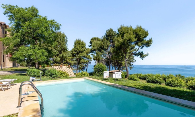 Palombina Nuova Villa | Stunning private villa with A/C, WIFI, private pool, TV, terrace, pets allowed and panoramic view