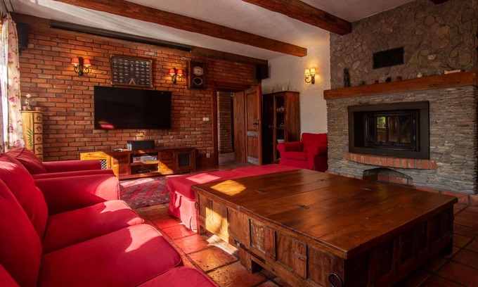 Grunwald House | Stunning private villa with WIFI, hot tub, TV, terrace, pets allowed and panoramic view